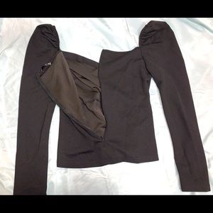 Black Sweetheart neck dip sleeve shirt